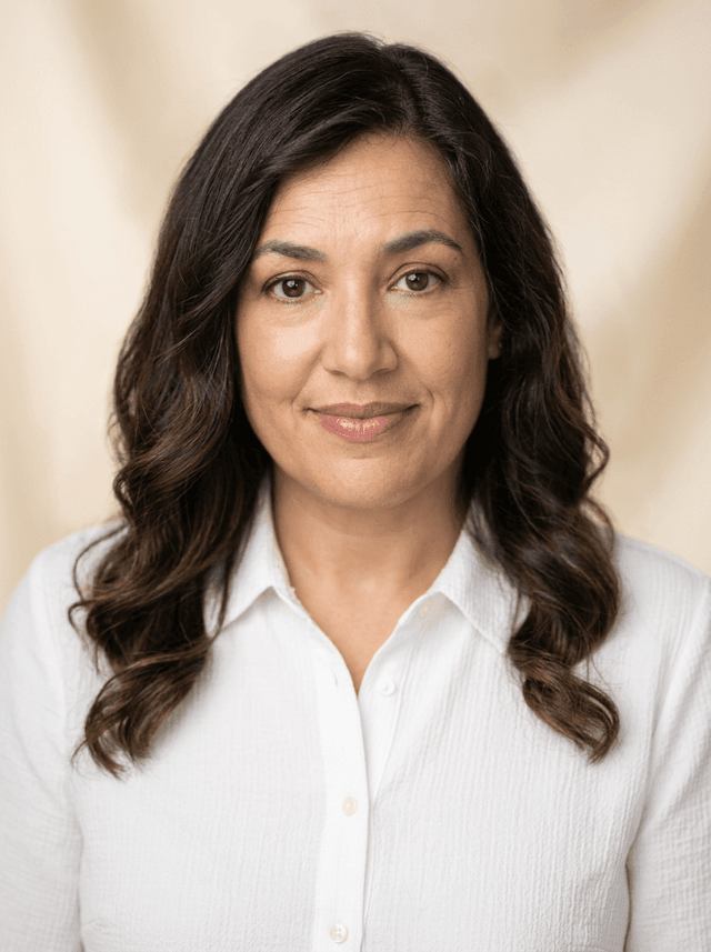 Cathryn_Harris_headshot_79745.png